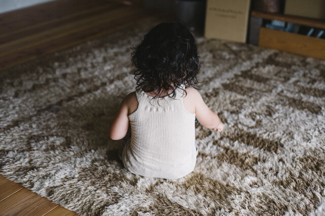 1歳10ヵ月。1歳の頃から愛用しています。まだまだ着られそう。