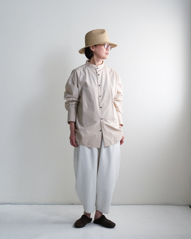 ▲ツバを下げて着用