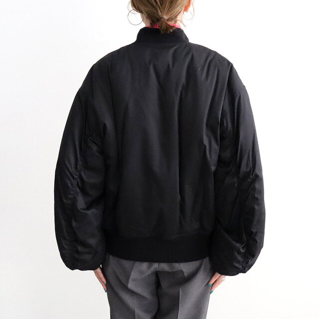 ■ブラック(身長160cm、着用サイズ00)