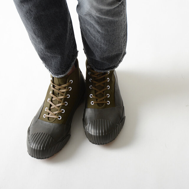 color : khaki