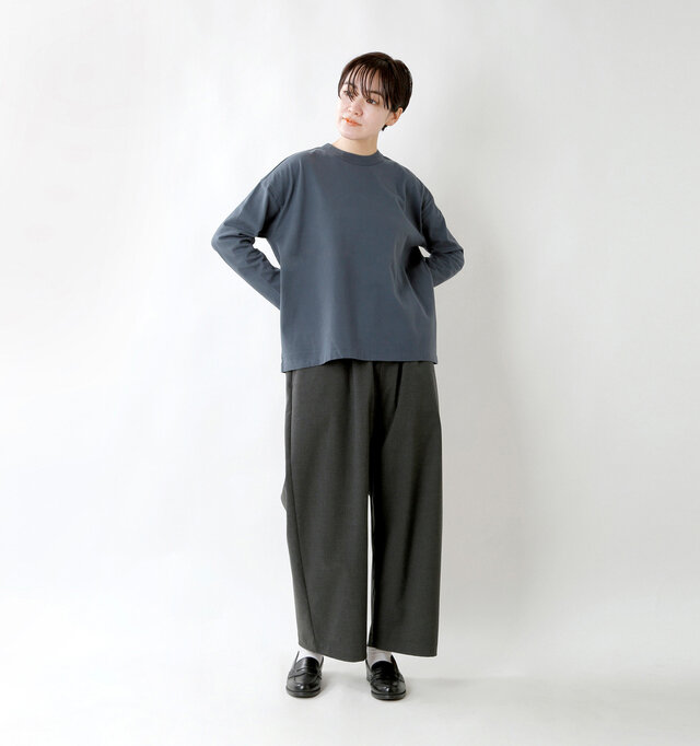model saku：163cm / 43kg 
color : blue gray / size : S