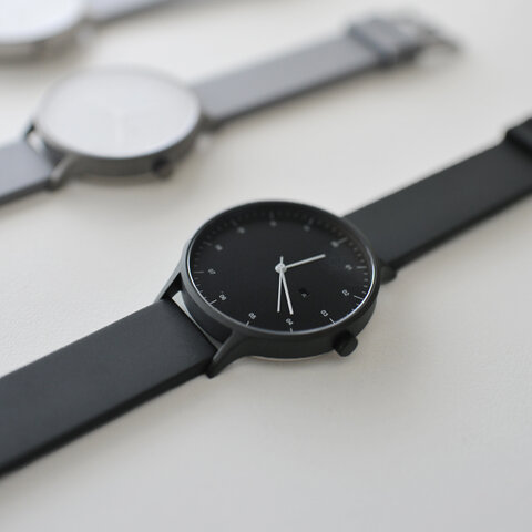 INSTRMNT|レザーラバーストラップリストウォッチ アナログ腕時計・ 3280 インストゥルメント