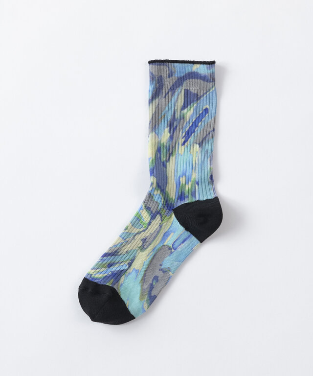 BLUE/23-25cm
空や海を連想させる夏の爽やかな空気感のブルー