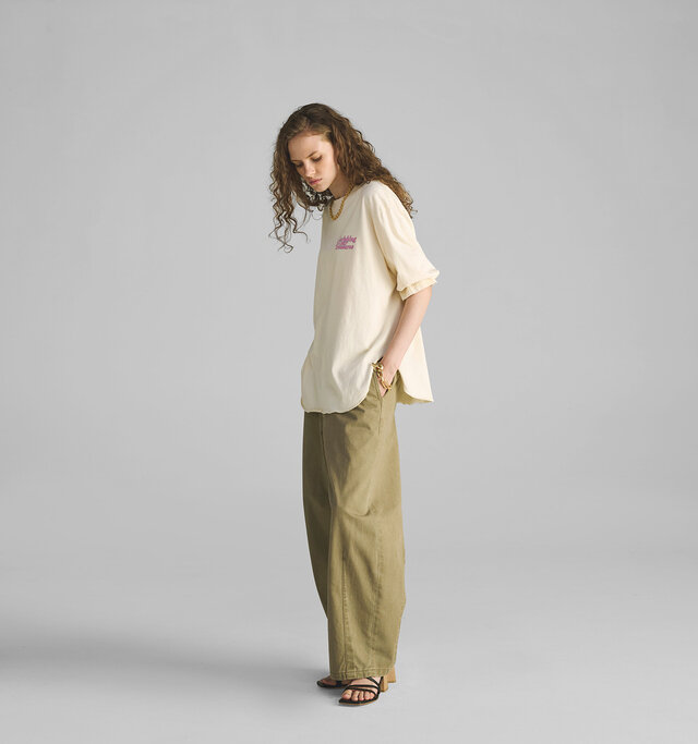 model 173cm
color : ecru / size : 1