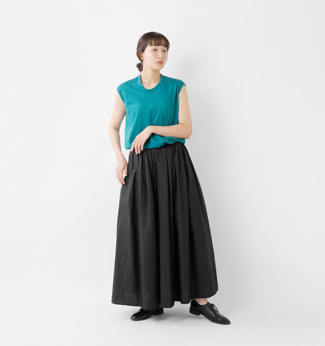 model mayuko：168cm / 55kg 
color : emerald / size : XS
