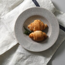 和食は馴染み、洋食はモダンに。sobokai|錆かいらぎ6.5寸丸皿 kurashisha 新生活