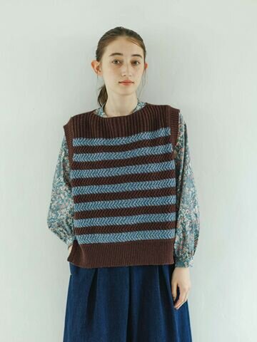 sosotto|ジグザグな編み地のミックス糸で仕立てた ボーダーベスト