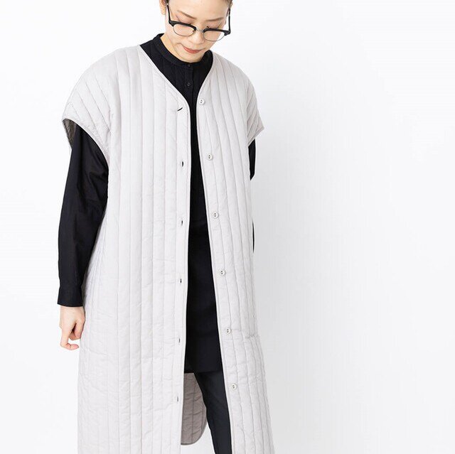 着用カラー:グレージュ