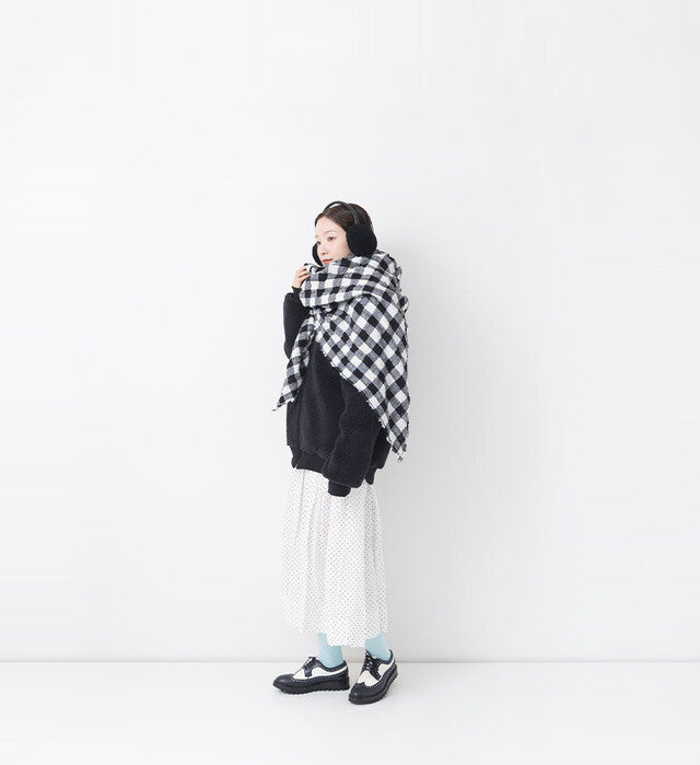 color : WHT×BLK , model : 162cm