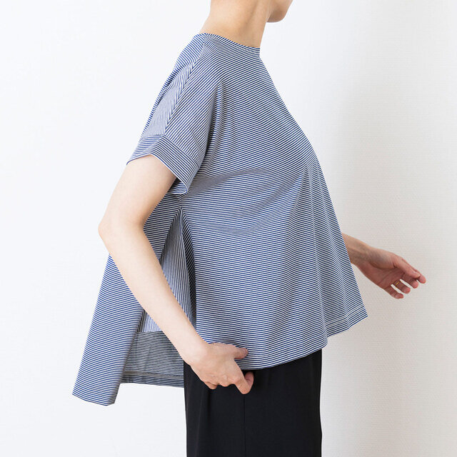 モデル168cm 着用カラー:シロ×ブルー