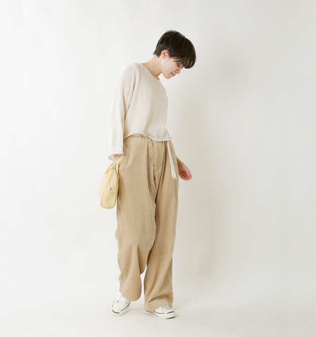 model saku:163cm / 43kg
color : beige / size : M