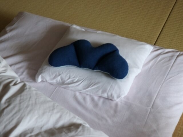 温泉宿などでは低い枕が多いので、pinto Floatがあると助かりますよ