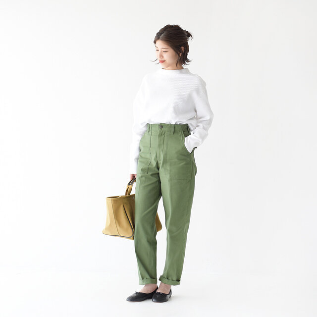 モデル:157cm / 47kg
color : khaki / size : 34(M)