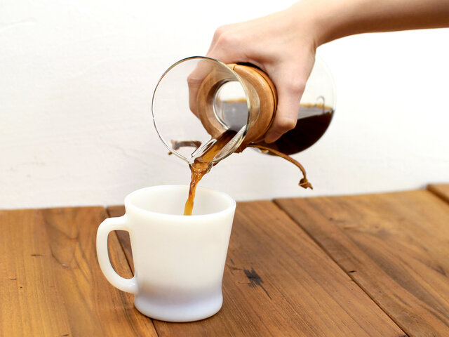 コーヒーだけでなく、紅茶やハーブティーなどを淹れたり、ピッチャーや水差しにもお使いいただけます。