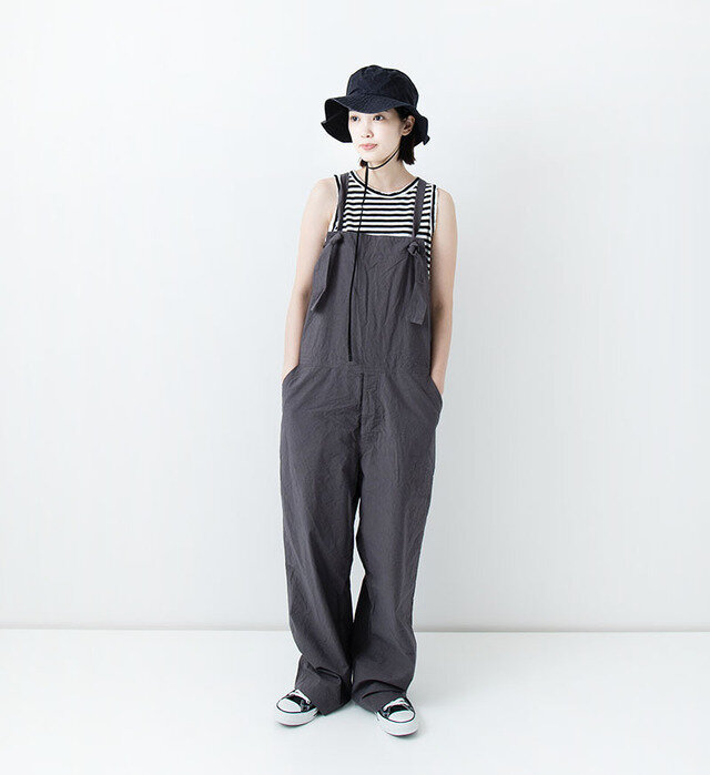 color : WHITE × BLACK , model : 162cm