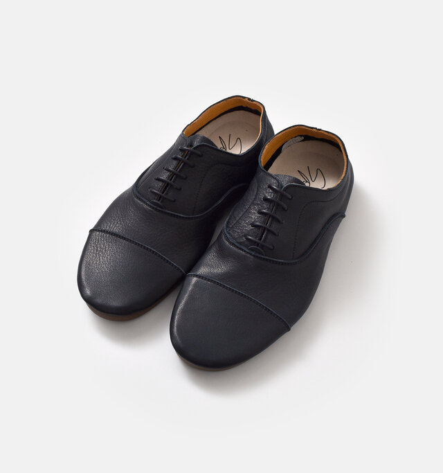 color : black