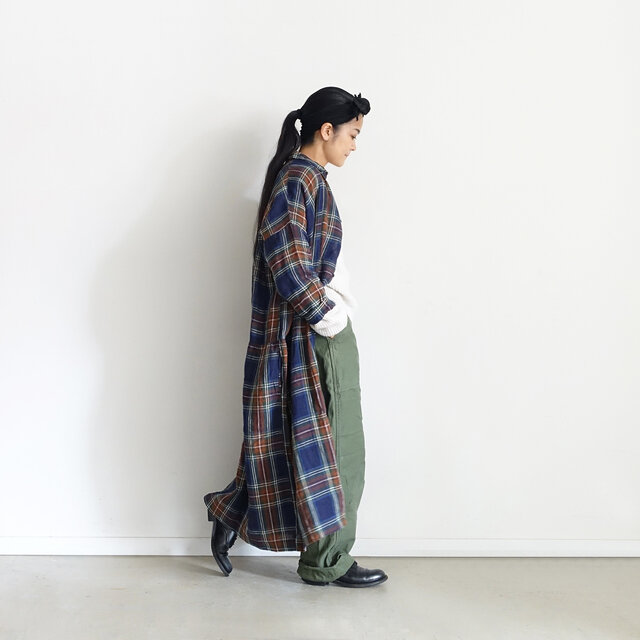 Model 158cm、Navy 着用