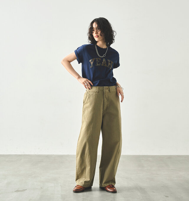 model 166cm
color : navy / size : 1(F)