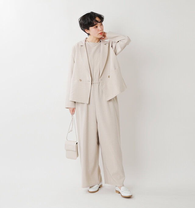 model saku:163cm / 43kg
color : beige / size : F