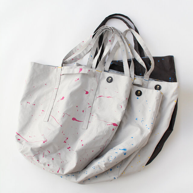 今回今回作っていただいたバッグは、4色展開で、
ピンクはCDC別注カラーになります。