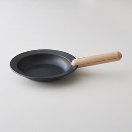 FRYING PAN JIU | お皿にもなる鉄フライパン