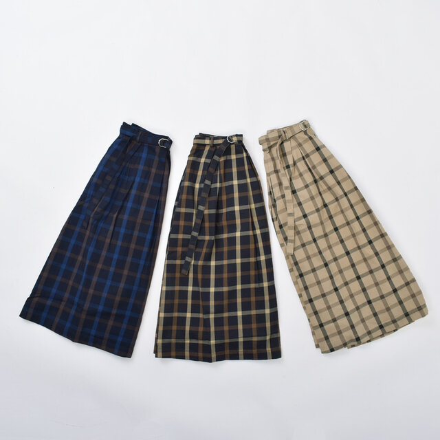 カラーは左より、【navy】【black】【beige】の3色をご用意しました。