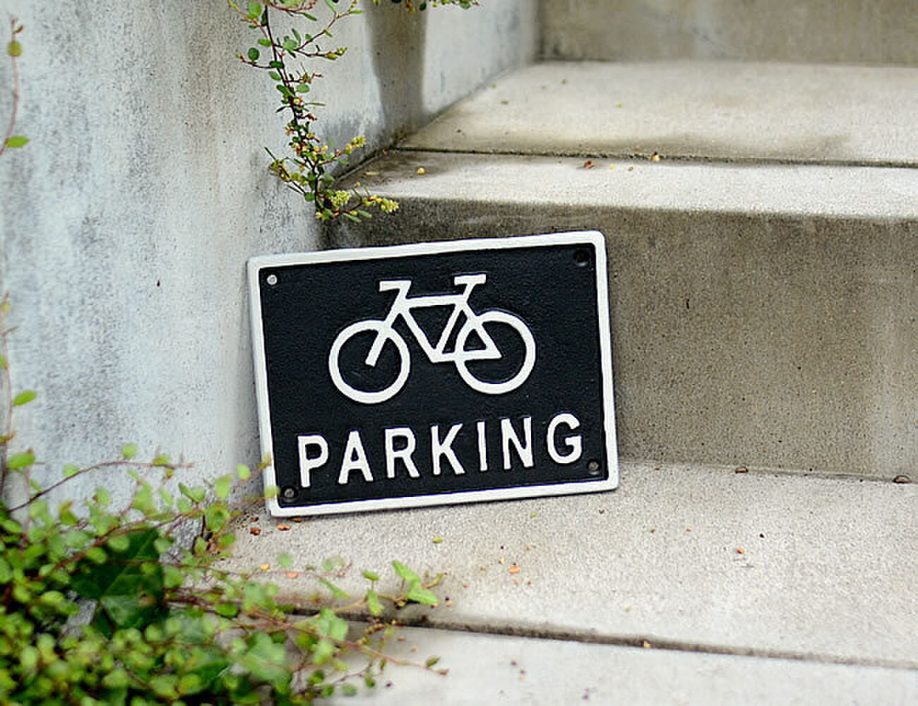 アイアンサイン Bicycle Parking【メール便可】 ゼネラルストアオルネ(ゼネラルストアオルネ) キナリノモール