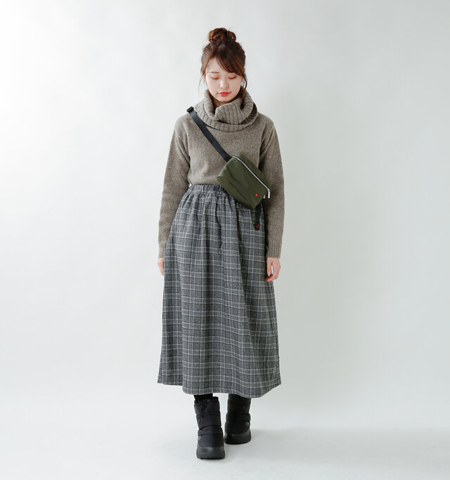 model kanae:167cm / 48kg
color : TNF black / size : 6(24.0cm)