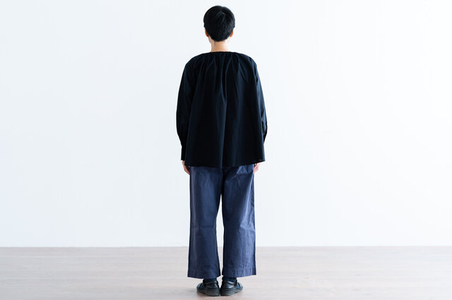 ブラック着用、モデル身長:158cm