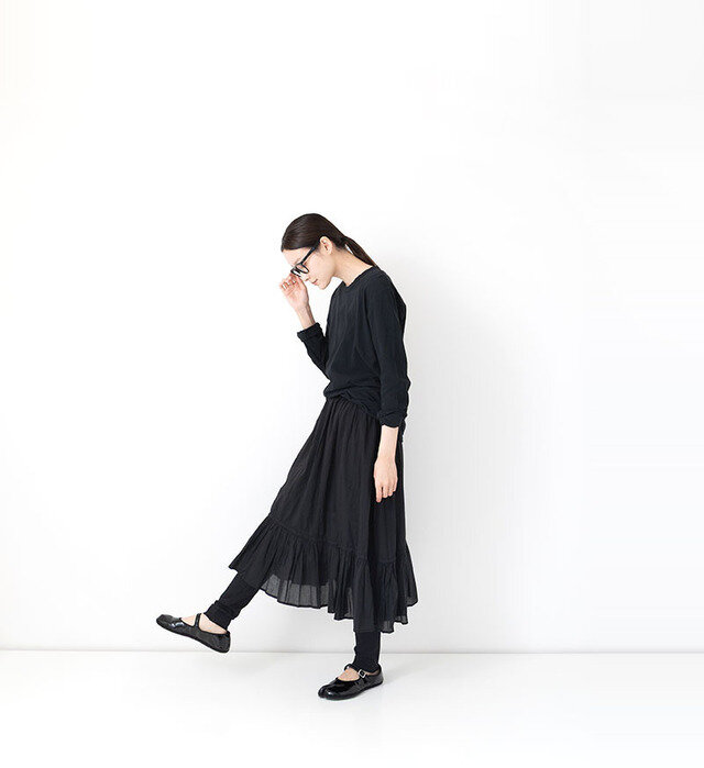 color : BLACK , model : 162cm