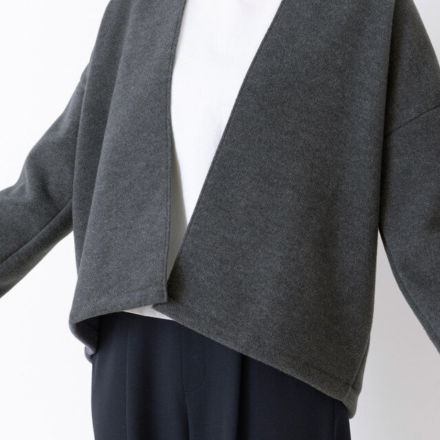 着用カラー:グレー