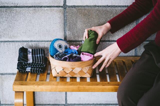 バスケットには、ベビー服やおもちゃなどお子さまグッズを収納してもキュートです。