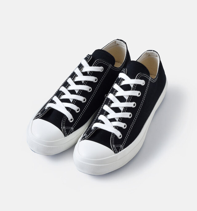 color : black
