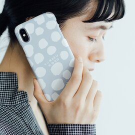 くらすこと｜林青那 iPhoneケース KURASUKOTO グレー【受注生産・同梱不可】
