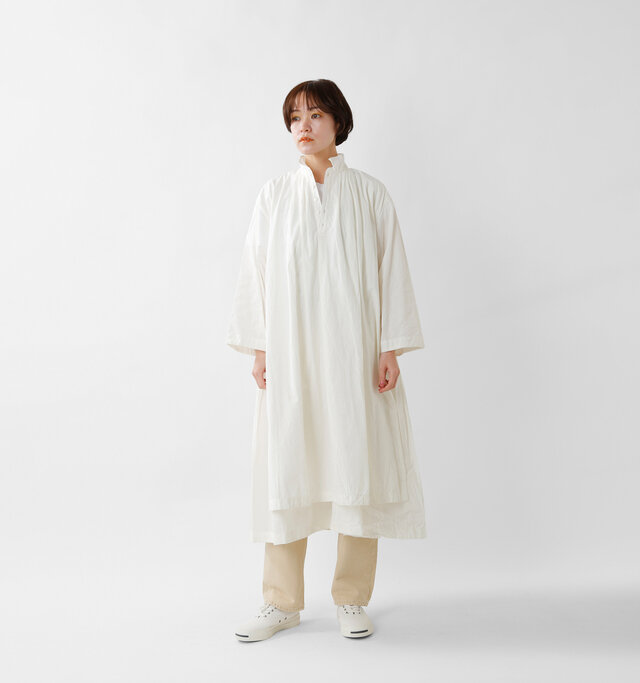 model saku:163cm / 43kg
color : milk / size : F