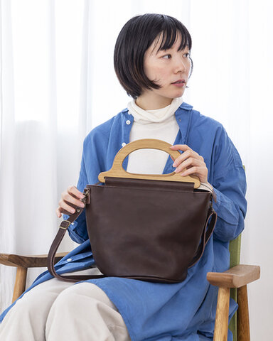 Kanmi｜なめらか木製持ち手の「Kiki 2WAY バッグ」【B20-45】