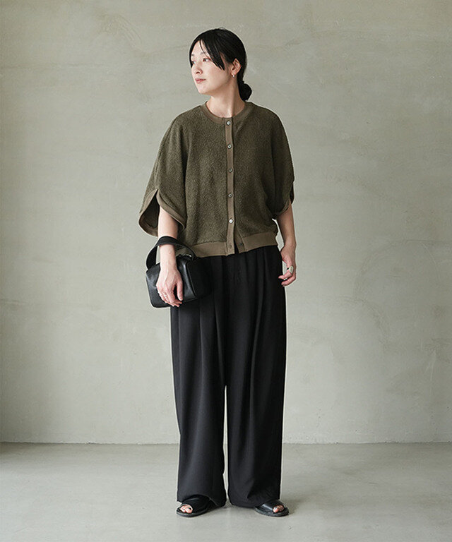身長:165cm/着用カラー:PN-068(OLIVE)/着用サイズ:38