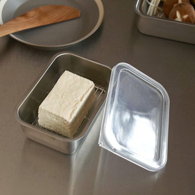 1/4：小サイズ　豆腐や煮卵を保存するのに丁度よいサイズ。