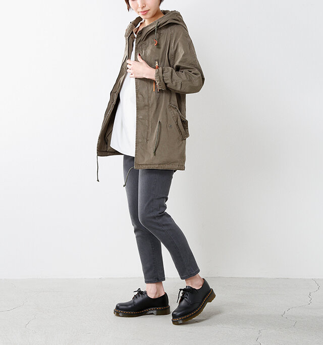 model yama:167cm / 49kg
color : black-smooth / size : 5(24.0cm)