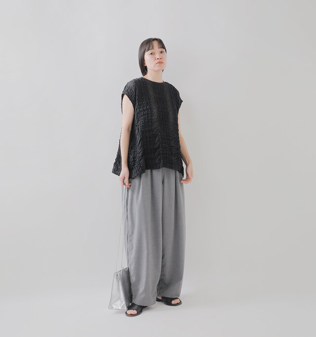 model saku:163cm / 43kg
color : black / size : F