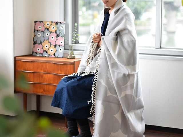 全体的に淡い色味のグレーは、優しい雰囲気。お部屋の中に馴染んでくれますね。