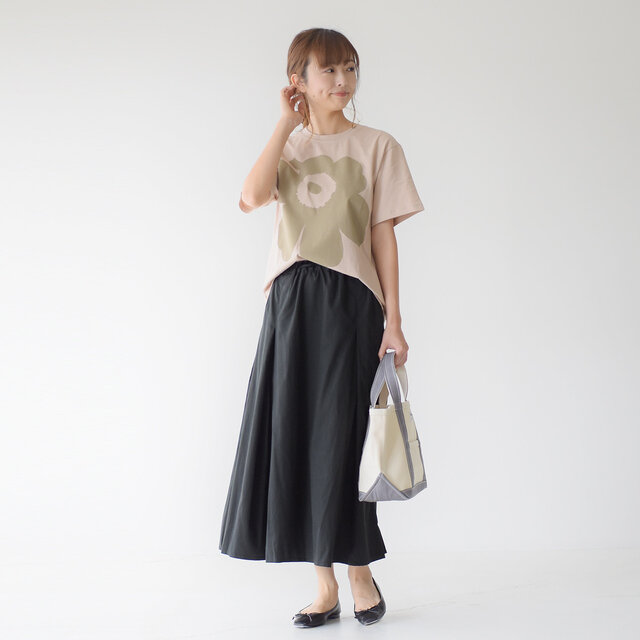 color:ecru×dk.grey