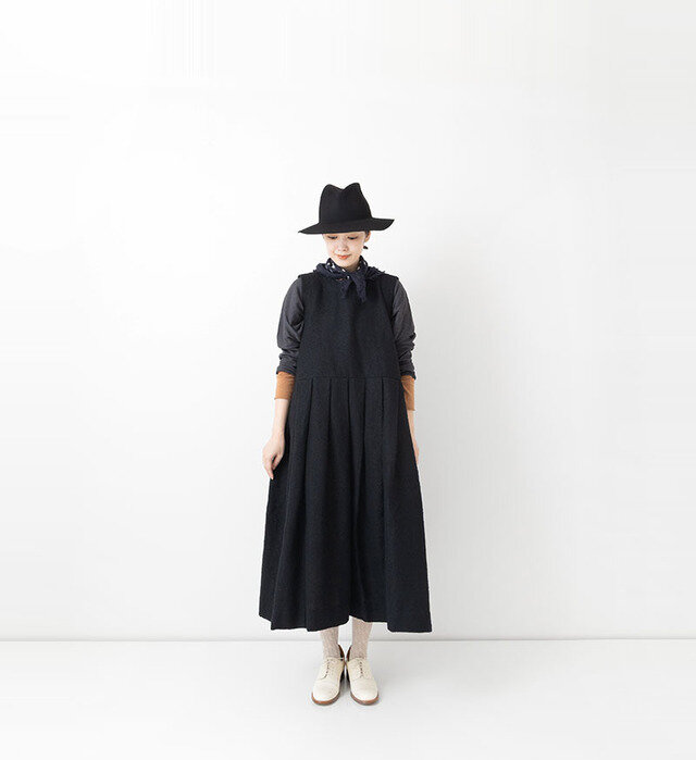 color : BLACK , model : 162cm