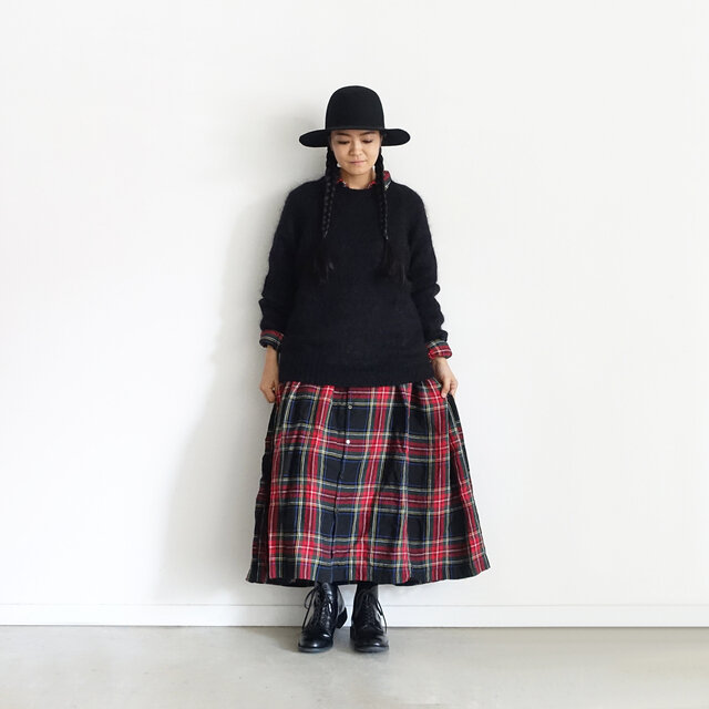 Model 158cm、Red 着用