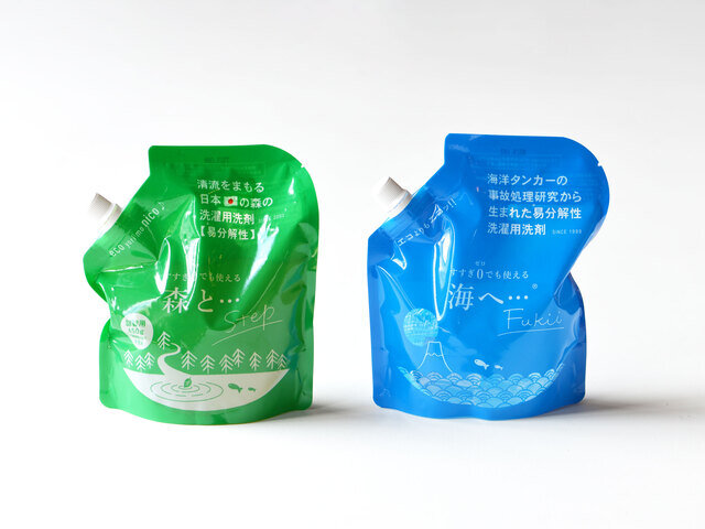 姉妹製品には、ラベンダーの香りがふんわり心地よい「海へ…Fukii」（写真右）も