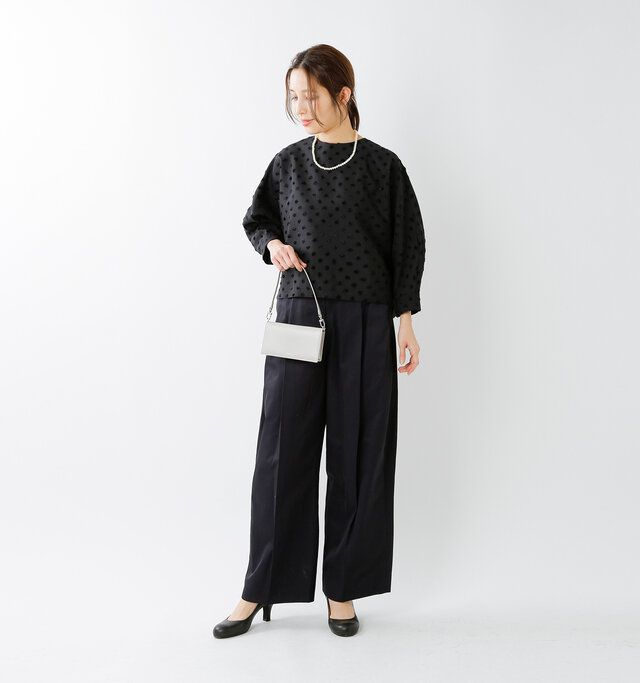 model yama:167cm / 49kg
color : black / size : F