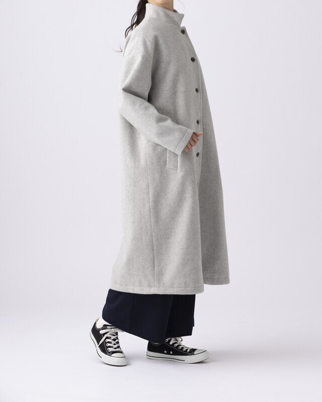 モデル:162cm 着用カラー:LIGHTGRAY