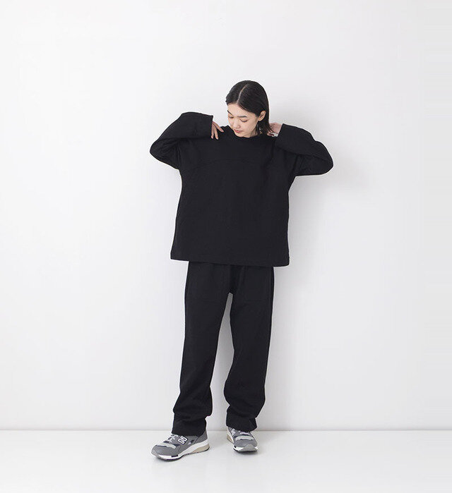color : BLACK , model : 162cm