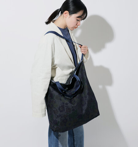 ENGINEERED GARMENTS｜デニム フローラル プリント キャリーオール トートバッグ “Carry All Tote” or457-ma