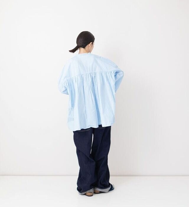 color : BLUE , model : 162cm